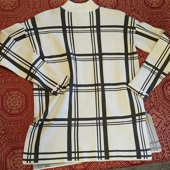 🆕️TOPSHOP ivory/grey checkered top - Picture 5 of 5